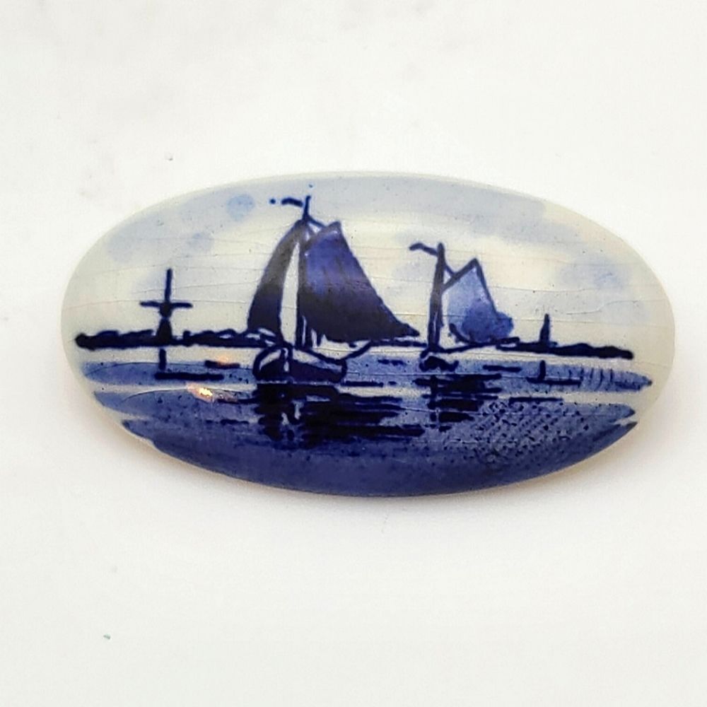 Vintage Delft ceramic brooch pin